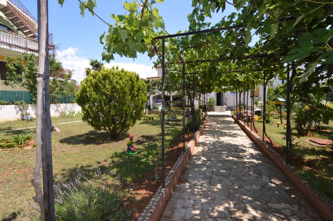 Apartments Mariza Poreč Exteriör bild