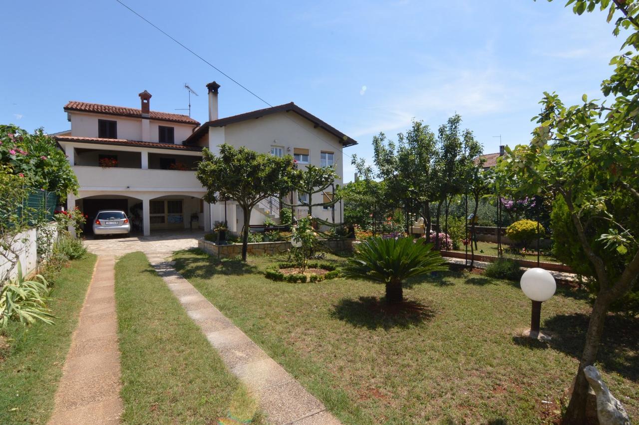 Apartments Mariza Poreč Exteriör bild
