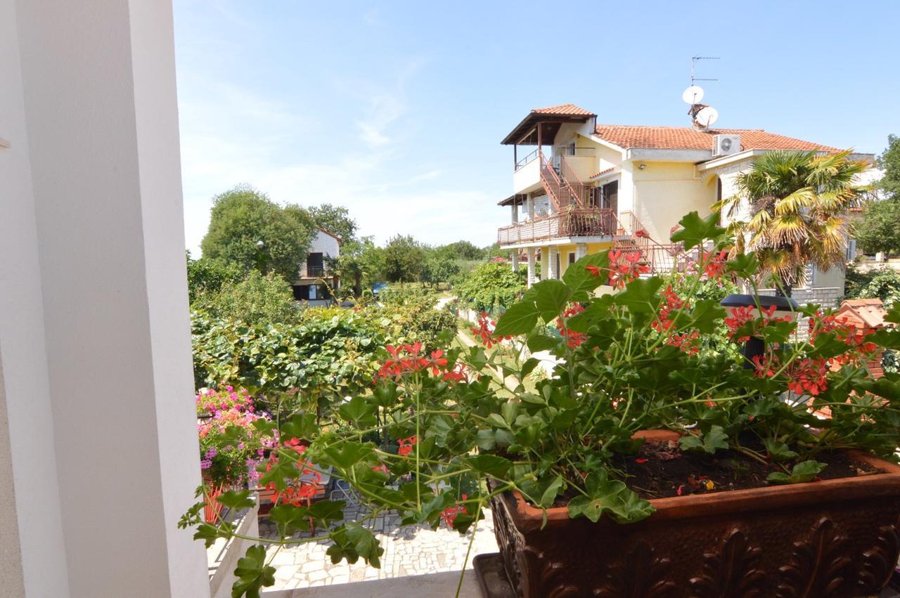 Apartments Mariza Poreč Exteriör bild